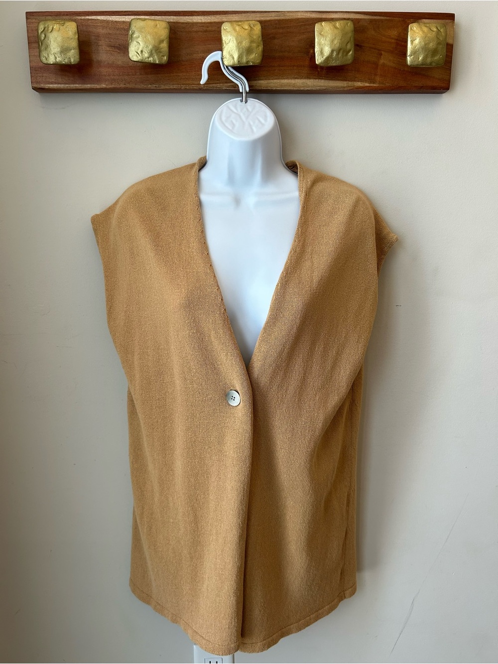 Zara Camel/Tan Sleeveless Button-Front Vest